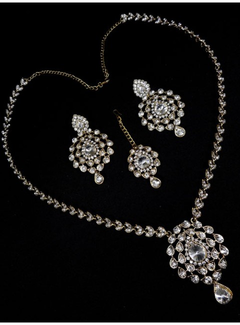 Stonestudded Jewelry Set